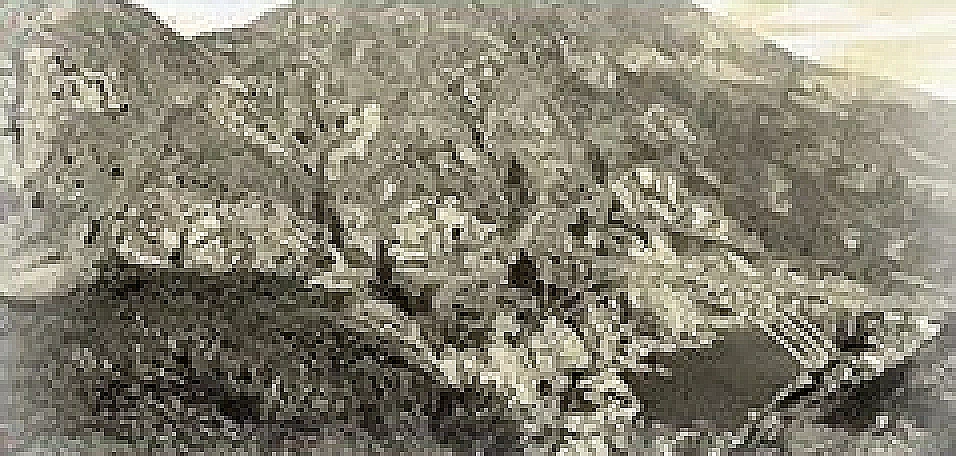 Raton Canyon email photo clue
